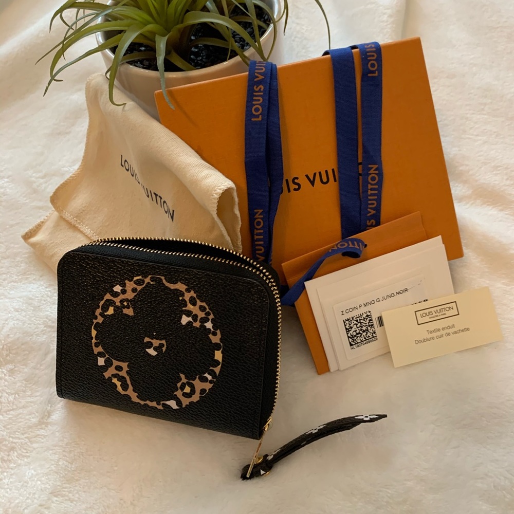 ***SOLD*** Louis Vuitton Jungle zippy